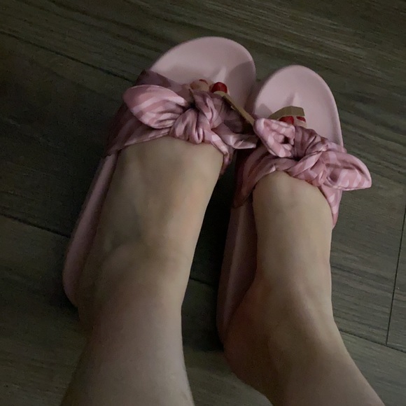 Pink cute slides - Picture 1 of 6